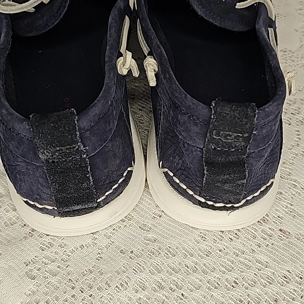 UGG Beach Moc emerg leather moccasins slip on blue boat shoes sz 9.5